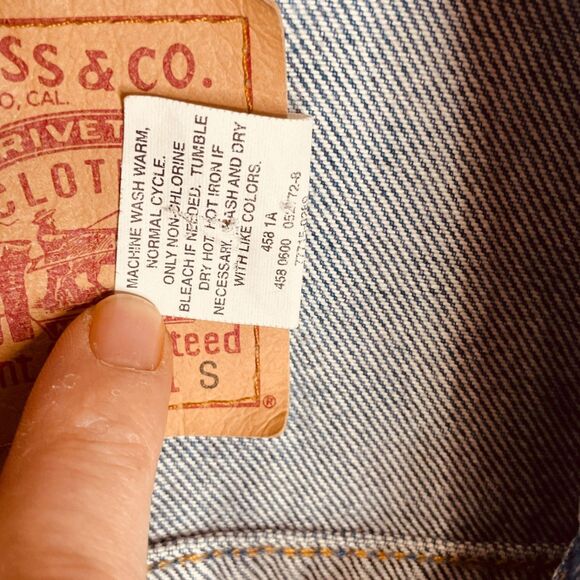 Levi’s | Vintage Medium Wash Denim Trucker Jacket Size S | EUC - Picture 11 of 11
